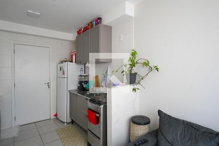 Sala/Cozinha de apartamento à venda com 2 quartos, 32m² em Parque Fongaro, São Paulo