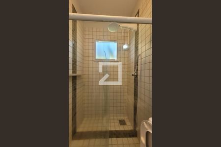 Casa de condomínio à venda com 600m², 7 quartos e 8 vagas Casa de condomínio à venda com 600m², 7 quartos e 8 vagasCasa de Hospede - Banheiro da Suíte 1