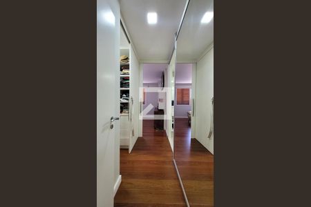 Casa de condomínio à venda com 600m², 7 quartos e 8 vagas Casa de condomínio à venda com 600m², 7 quartos e 8 vagasSuíte 2 master