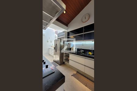 Casa de condomínio à venda com 600m², 7 quartos e 8 vagas Casa de condomínio à venda com 600m², 7 quartos e 8 vagasCozinha