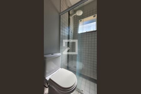 Casa de condomínio à venda com 600m², 7 quartos e 8 vagas Casa de condomínio à venda com 600m², 7 quartos e 8 vagasCasa de Hospede - Banheiro da Suíte 2