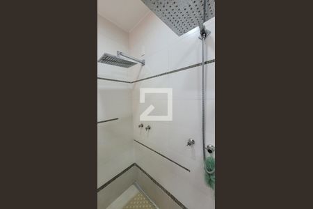 Casa de condomínio à venda com 600m², 7 quartos e 8 vagas Casa de condomínio à venda com 600m², 7 quartos e 8 vagasBanheiro da Suíte 2 master