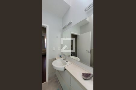 Casa de condomínio à venda com 600m², 7 quartos e 8 vagas Casa de condomínio à venda com 600m², 7 quartos e 8 vagasBanheiro social