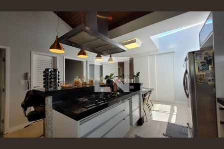 Casa de condomínio à venda com 600m², 7 quartos e 8 vagas Casa de condomínio à venda com 600m², 7 quartos e 8 vagasCozinha