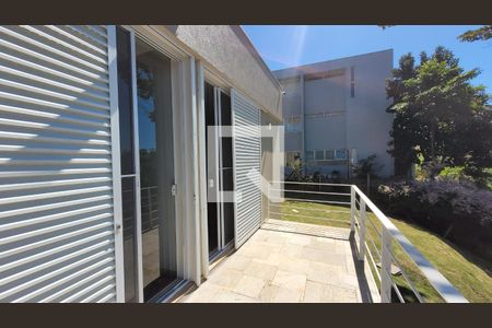 Casa de condomínio à venda com 600m², 7 quartos e 8 vagas Casa de condomínio à venda com 600m², 7 quartos e 8 vagasVaranda da Casa de Hospede