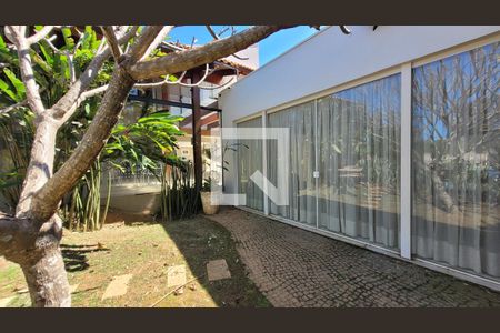 Casa de condomínio à venda com 600m², 7 quartos e 8 vagas Casa de condomínio à venda com 600m², 7 quartos e 8 vagasÁrea externa