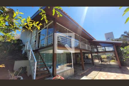 Casa de condomínio à venda com 600m², 7 quartos e 8 vagas Casa de condomínio à venda com 600m², 7 quartos e 8 vagasÁrea externa