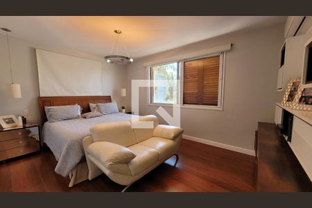 Casa de condomínio à venda com 600m², 7 quartos e 8 vagas Casa de condomínio à venda com 600m², 7 quartos e 8 vagasSuíte 2 master