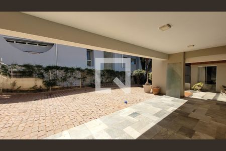 Casa de condomínio à venda com 600m², 7 quartos e 8 vagas Casa de condomínio à venda com 600m², 7 quartos e 8 vagasÁrea externa