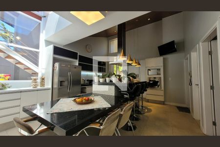 Casa de condomínio à venda com 600m², 7 quartos e 8 vagas Casa de condomínio à venda com 600m², 7 quartos e 8 vagasCozinha