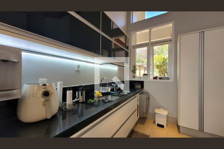 Casa de condomínio à venda com 600m², 7 quartos e 8 vagas Casa de condomínio à venda com 600m², 7 quartos e 8 vagasCozinha