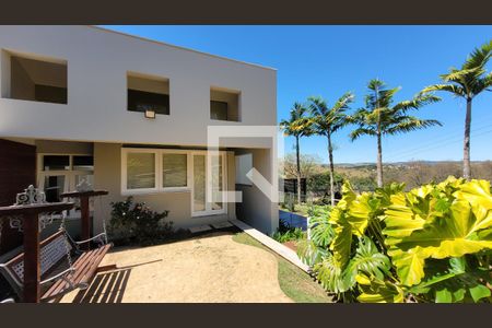 Casa de condomínio à venda com 600m², 7 quartos e 8 vagas Casa de condomínio à venda com 600m², 7 quartos e 8 vagasFachada