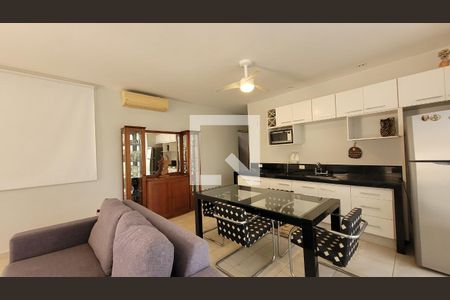 Casa de condomínio à venda com 600m², 7 quartos e 8 vagas Casa de condomínio à venda com 600m², 7 quartos e 8 vagasCasa de Hospede - Sala