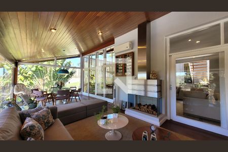 Casa de condomínio à venda com 600m², 7 quartos e 8 vagas Casa de condomínio à venda com 600m², 7 quartos e 8 vagasSala 2