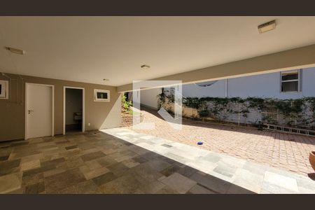 Casa de condomínio à venda com 600m², 7 quartos e 8 vagas Casa de condomínio à venda com 600m², 7 quartos e 8 vagasÁrea externa