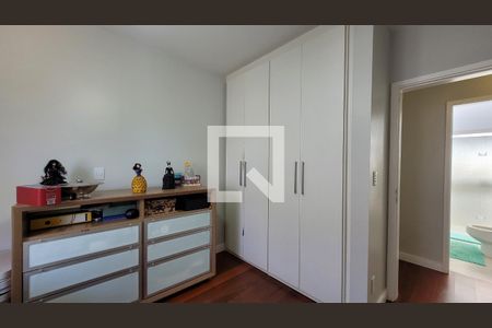 Casa de condomínio à venda com 600m², 7 quartos e 8 vagas Casa de condomínio à venda com 600m², 7 quartos e 8 vagasQuarto 2