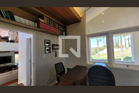 Casa de condomínio à venda com 600m², 7 quartos e 8 vagas Casa de condomínio à venda com 600m², 7 quartos e 8 vagasEscritório