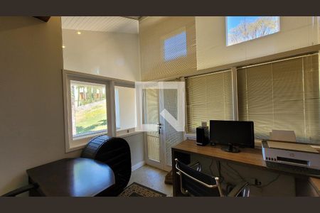 Casa de condomínio à venda com 600m², 7 quartos e 8 vagas Casa de condomínio à venda com 600m², 7 quartos e 8 vagasEscritório