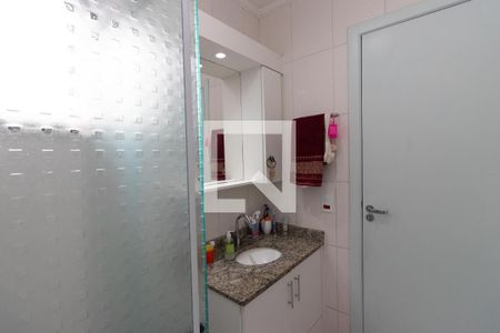 Banheiro de casa de condomínio à venda com 2 quartos, 66m² em Vila Nelson, São Paulo