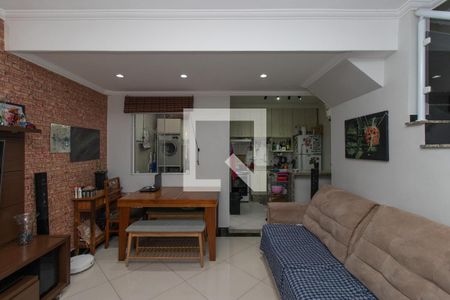 Sala de casa de condomínio à venda com 2 quartos, 66m² em Vila Nelson, São Paulo