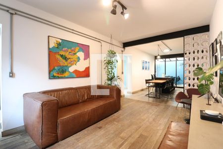 Sala de casa para alugar com 2 quartos, 124m² em Alto de Pinheiros, São Paulo