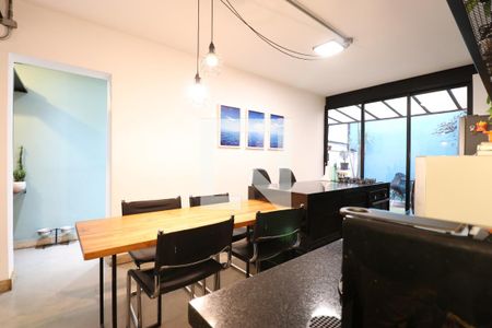 Cozinha de casa para alugar com 2 quartos, 124m² em Alto de Pinheiros, São Paulo