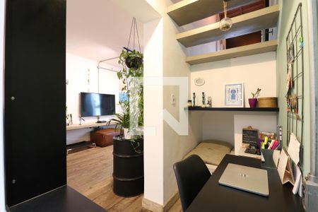 Sala de casa para alugar com 2 quartos, 124m² em Alto de Pinheiros, São Paulo