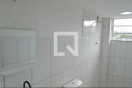 Banheiro de apartamento para alugar com 1 quarto, 45m² em Jacarepaguá, Rio de Janeiro