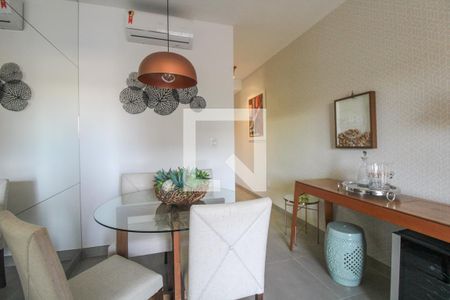 Sala de apartamento para alugar com 2 quartos, 58m² em Vila Itapura, Campinas