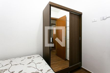 Quarto 1 de apartamento para alugar com 2 quartos, 50m² em Vila Antonina, São Paulo