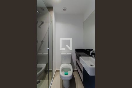 Banheiro de kitnet/studio para alugar com 1 quarto, 20m² em Vila Clementino, São Paulo