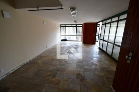 Sala 2 de casa para alugar com 5 quartos, 427m² em Bosque, Campinas