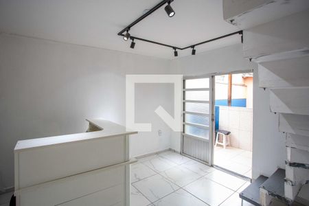 Sala de casa para alugar com 2 quartos, 170m² em Taboão, Diadema