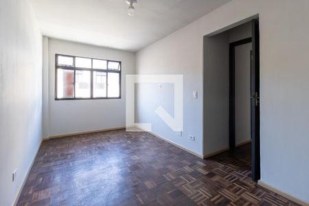 Quarto 1 de apartamento para alugar com 3 quartos, 58m² em Boa Vista, Curitiba