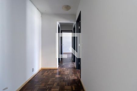 Corredor de apartamento para alugar com 3 quartos, 58m² em Boa Vista, Curitiba