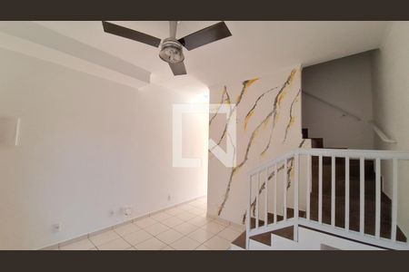 Sala de casa para alugar com 2 quartos, 60m² em Maracanã, Praia Grande