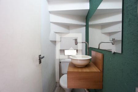 Lavabo de casa à venda com 4 quartos, 250m² em Vila Progredior, São Paulo