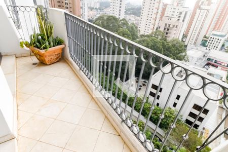 Varanda da Sala 1 de apartamento à venda com 4 quartos, 177m² em Vila Suzana, São Paulo