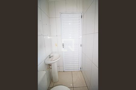 Banheiro de apartamento para alugar com 1 quarto, 35m² em Vila Nova Galvão, São Paulo