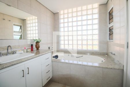 Casa para alugar com 300m², 4 quartos e 4 vagas Casa para alugar com 300m², 4 quartos e 4 vagasBanheiro - Quarto 4