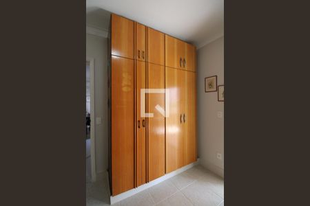 Casa para alugar com 300m², 4 quartos e 4 vagas Casa para alugar com 300m², 4 quartos e 4 vagasQuarto 2