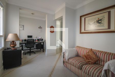 Casa para alugar com 300m², 4 quartos e 4 vagas Casa para alugar com 300m², 4 quartos e 4 vagasEscritório