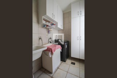 Casa para alugar com 300m², 4 quartos e 4 vagas Casa para alugar com 300m², 4 quartos e 4 vagasÁrea de Serviço