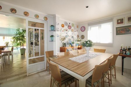 Casa para alugar com 300m², 4 quartos e 4 vagas Casa para alugar com 300m², 4 quartos e 4 vagasCopa