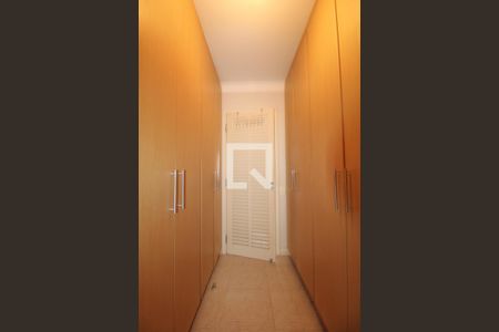 Casa para alugar com 300m², 4 quartos e 4 vagas Casa para alugar com 300m², 4 quartos e 4 vagasCloset - Quarto 4