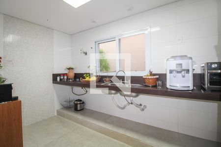 Casa para alugar com 300m², 4 quartos e 4 vagas Casa para alugar com 300m², 4 quartos e 4 vagasCozinha