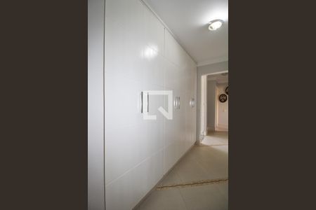 Casa para alugar com 300m², 4 quartos e 4 vagas Casa para alugar com 300m², 4 quartos e 4 vagasCorredor