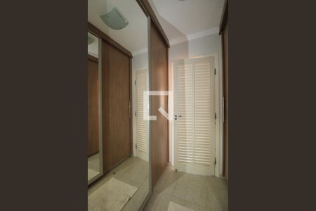 Casa para alugar com 300m², 4 quartos e 4 vagas Casa para alugar com 300m², 4 quartos e 4 vagasCloset - Quarto 3