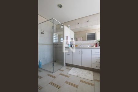 Casa para alugar com 300m², 4 quartos e 4 vagas Casa para alugar com 300m², 4 quartos e 4 vagasBanheiro - Quarto 4