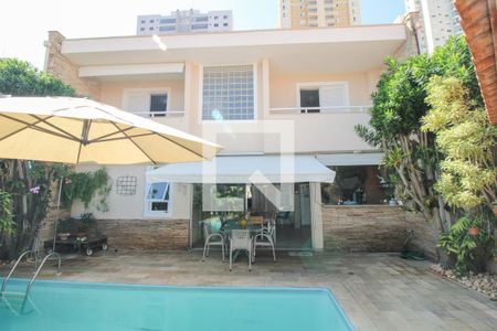 Casa para alugar com 300m², 4 quartos e 4 vagas Casa para alugar com 300m², 4 quartos e 4 vagasÁrea comum